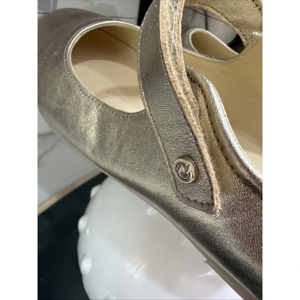 Naturino Girls Gold Leather Mary Janes  Size 37 US Size 5.5